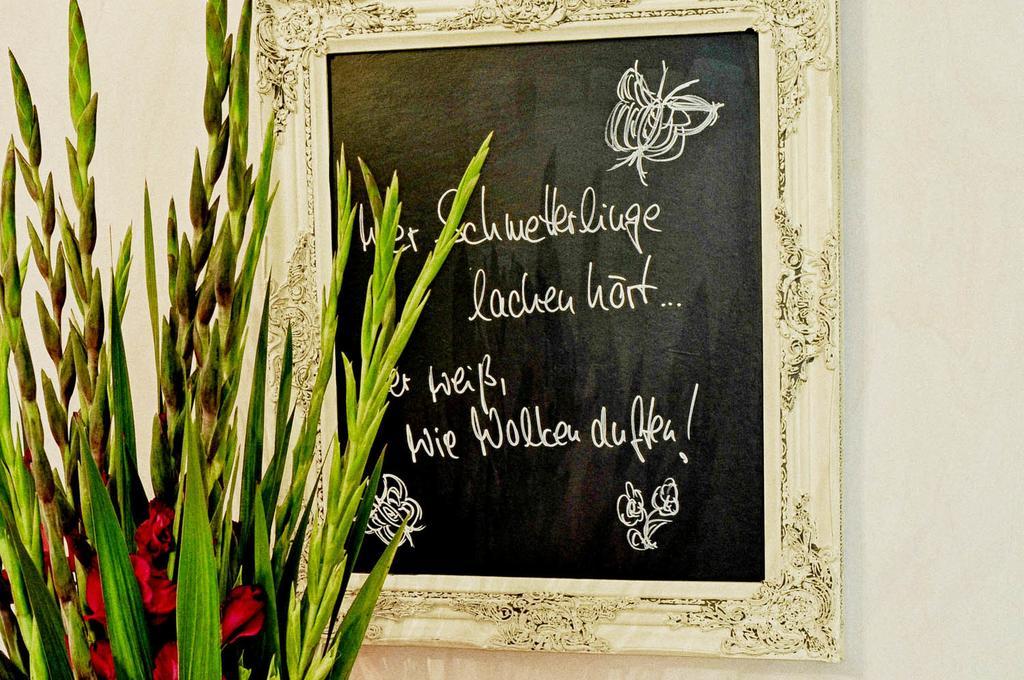 Garni Hotel Drei Lilien Wiesbaden Exterior foto